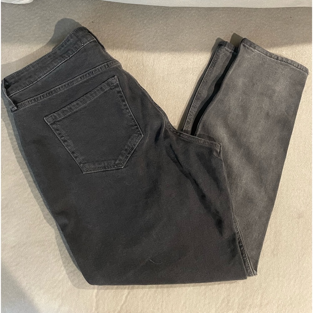 Hollister Curvy High-Rise Mom Jean